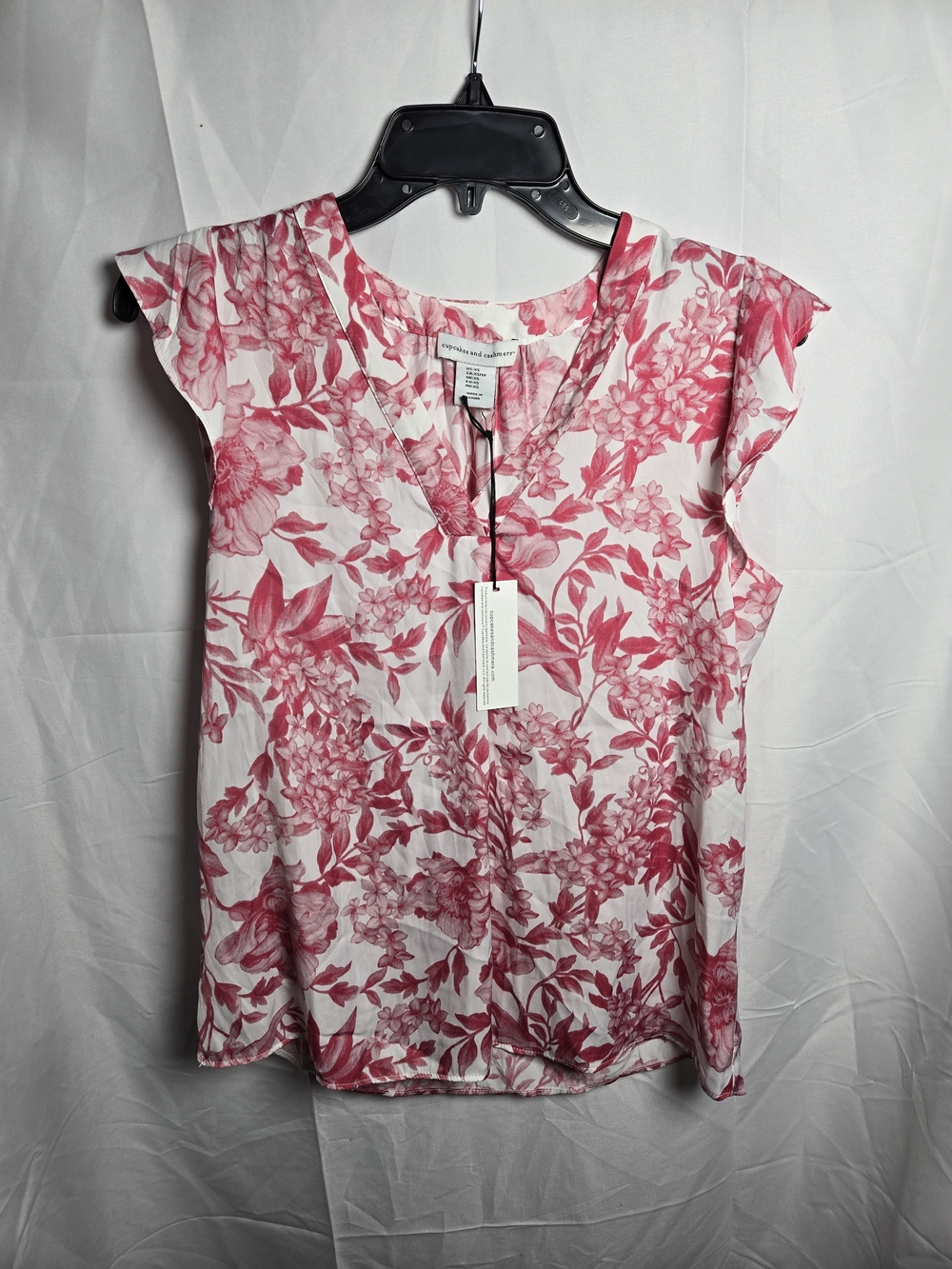 cupcakes & cashmere Pink Floral Cap-Sleeve V-Neck Blouse